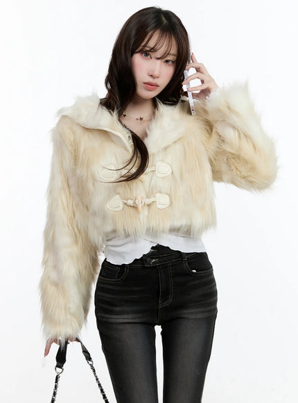 cropped-faux-fur-collared-jacket-cn525 / Beige