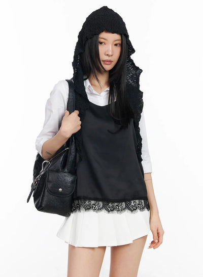 satin-lace-sleeveless-top-cm516 / Black