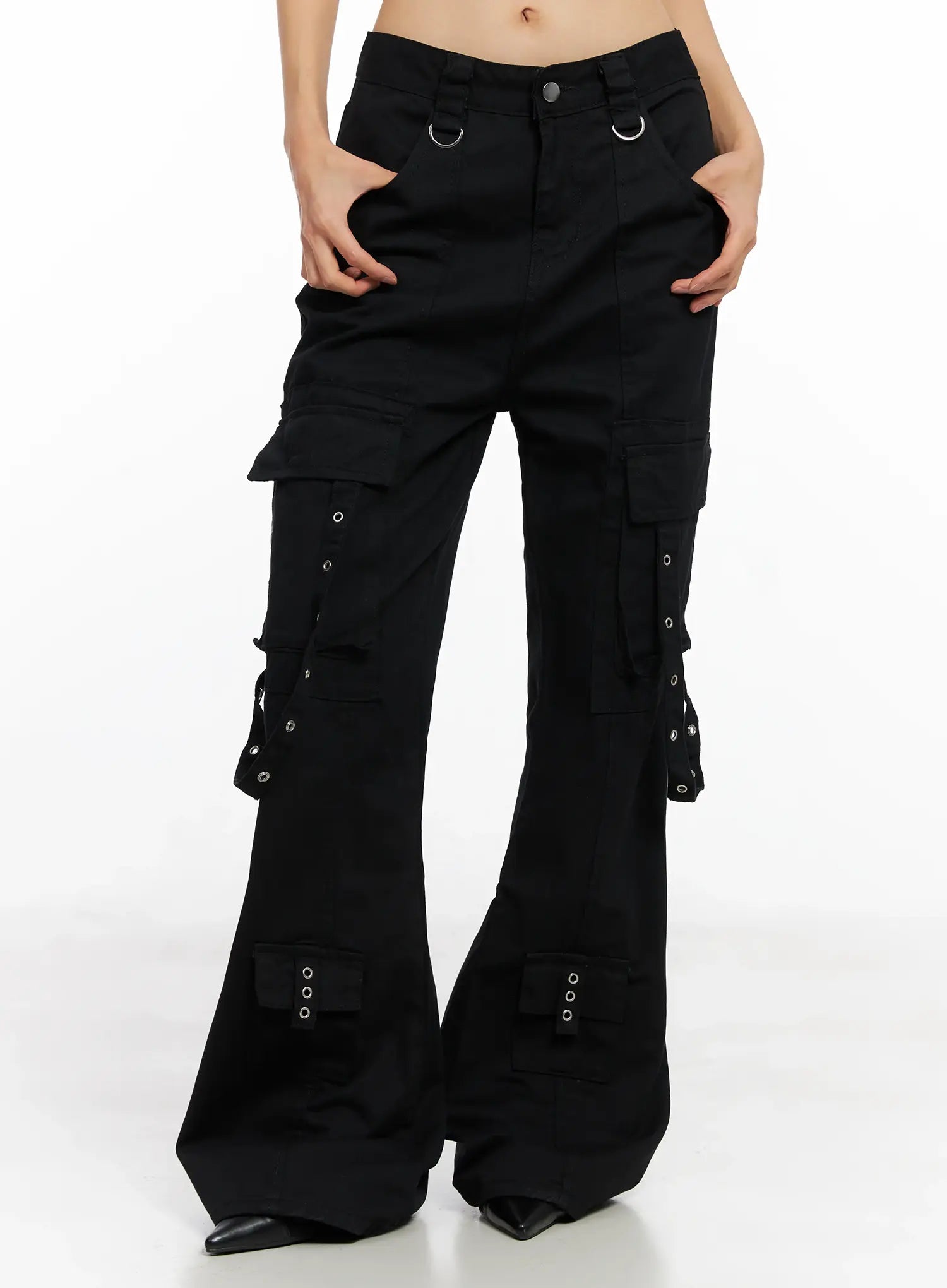strap-utility-flare-trousers-co528 / Black