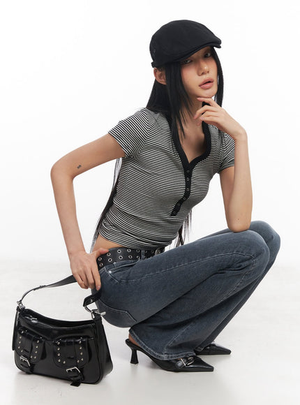 striped-buttoned-v-neck-crop-tee-cy528 / Black