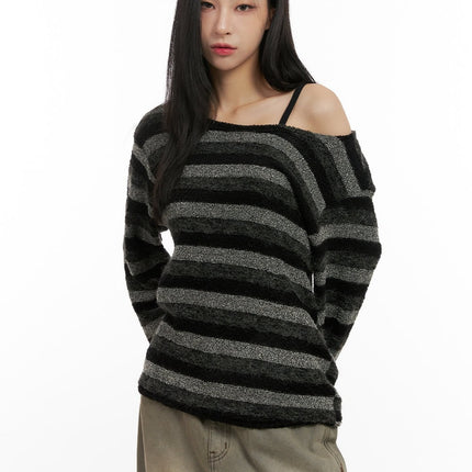 loose-fit-striped-knit-sweater-cn416 / Black