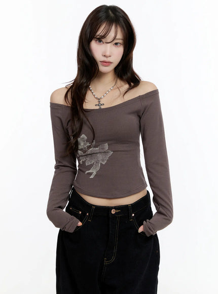 off-shoulder-printed-long-sleeve-top-cn524 / Brown