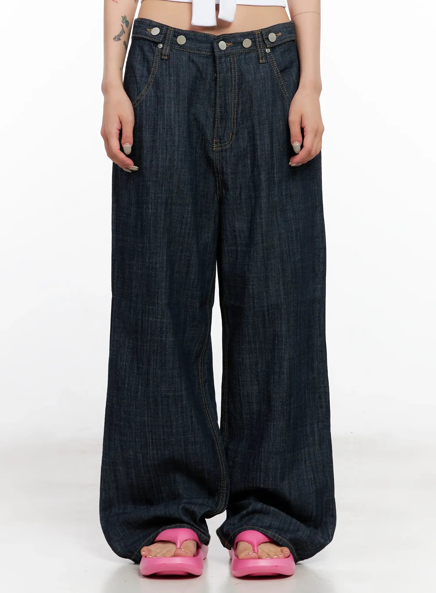 saebi-button-detail-jeans-cl528 / Dark blue