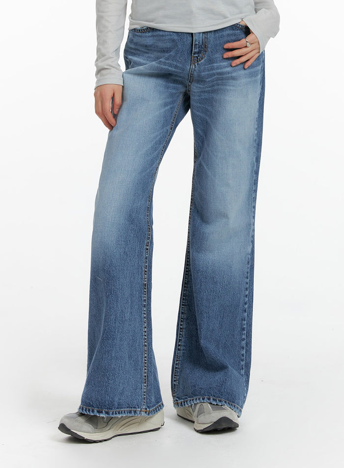 light-wash-bootcut-jeans-cf422