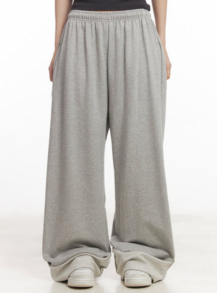 stud-roll-up-wide-fit-sweatpants-ca529 / Gray