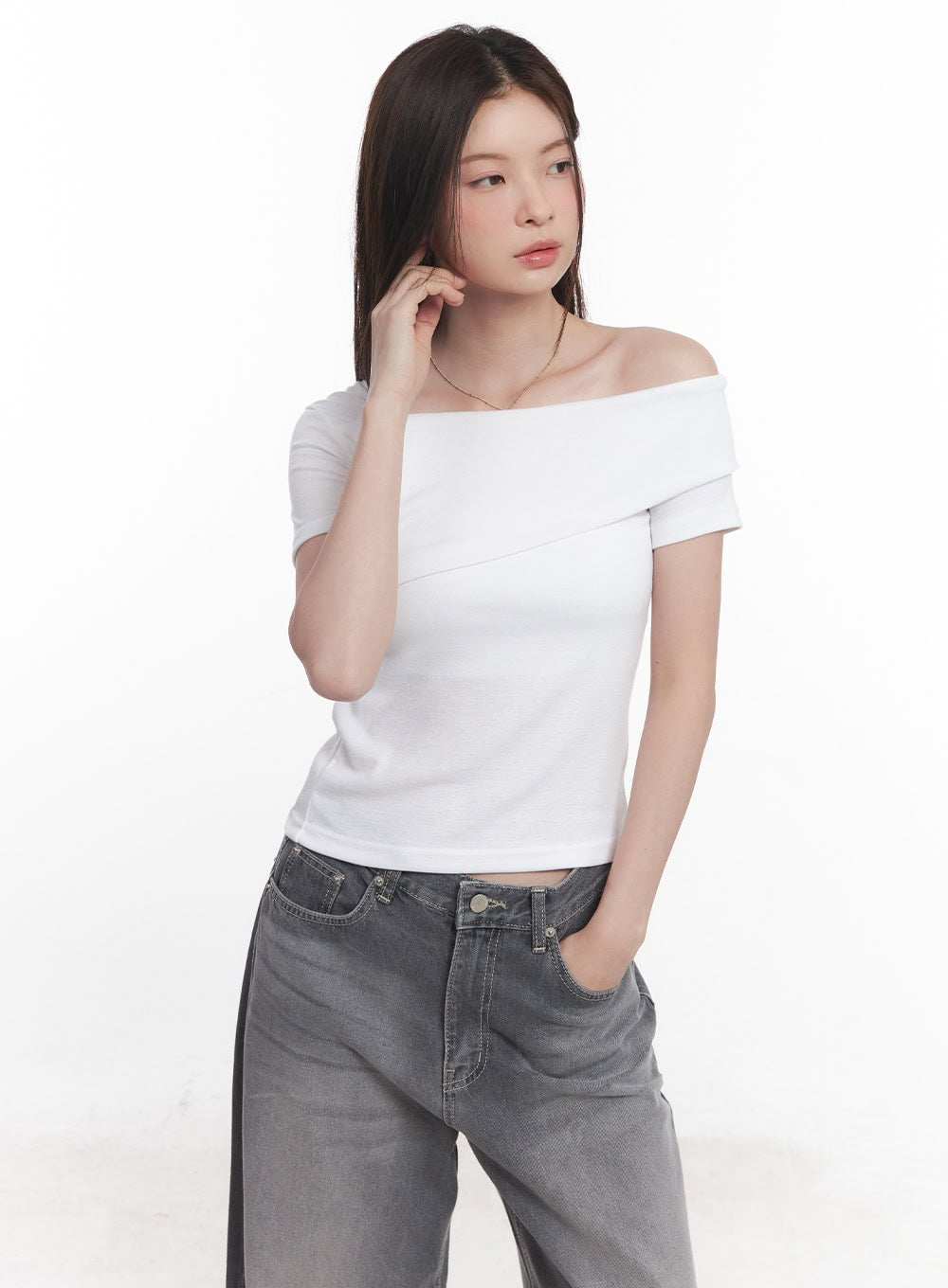 off-shoulder-slim-fit-crop-tee-cy519 / White