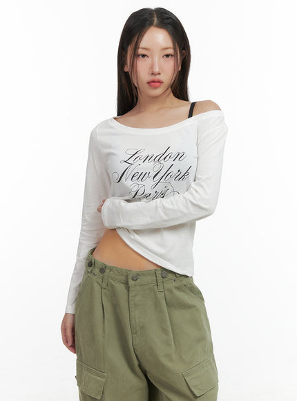 comfy-lettering-off-shoulder-top-co417 / Light beige