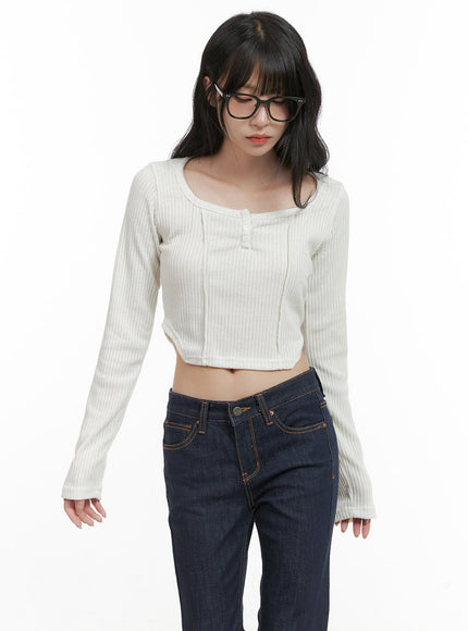 scoop-neck-structured-crop-top-cg421 / Light beige