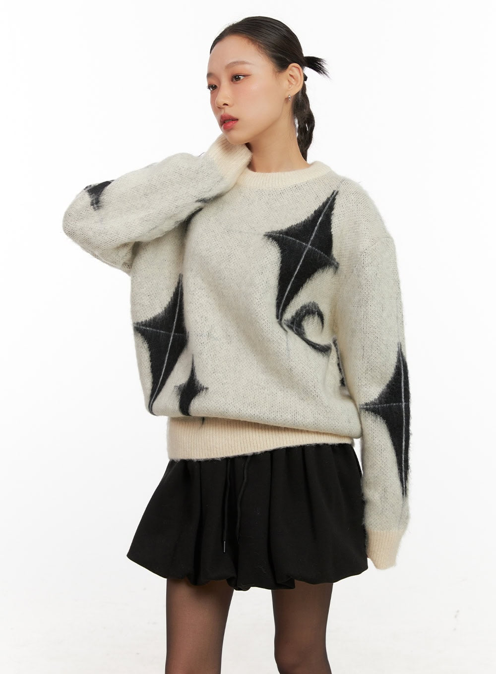 cozy-graphic-acrylic-sweater-cd409 / Light beige