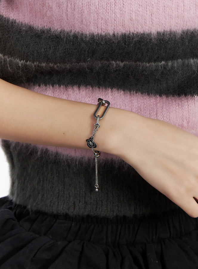 chic-clover-pendant-bracelet-cj515