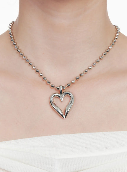 bold-heart-necklace-cl524