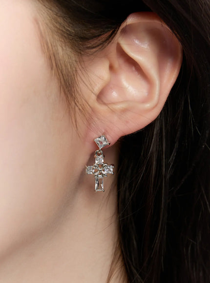 elegant-cross-drop-earrings-cm505 / Silver