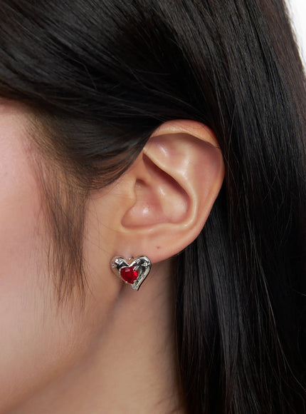 red-heart-cubic-earrings-cj523