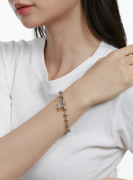 Bold Star Bead Bracelet F502