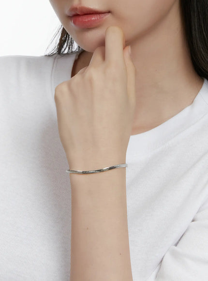 minimalist-bracelet-f502 / Silver