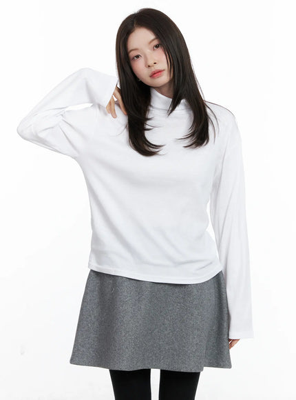 classic-oversized-turtleneck-long-sleeve-top-cn518 / White