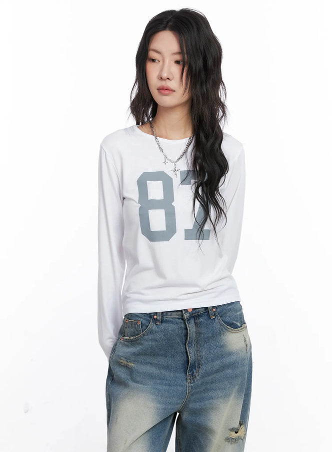 graphic-numbered-print-long-sleeve-top-co508 / White
