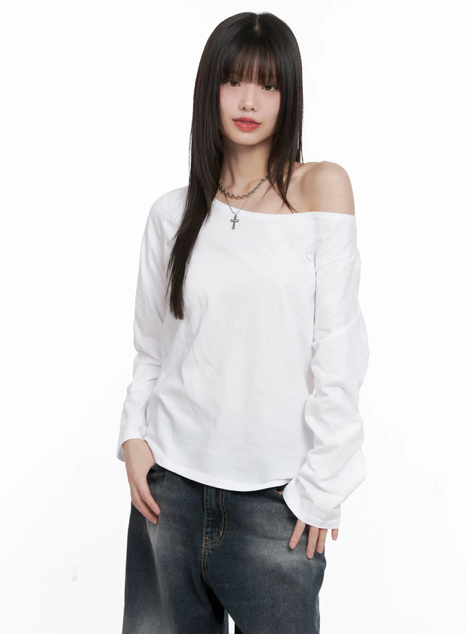 off-shoulder-long-sleeve-top-cg515 / White