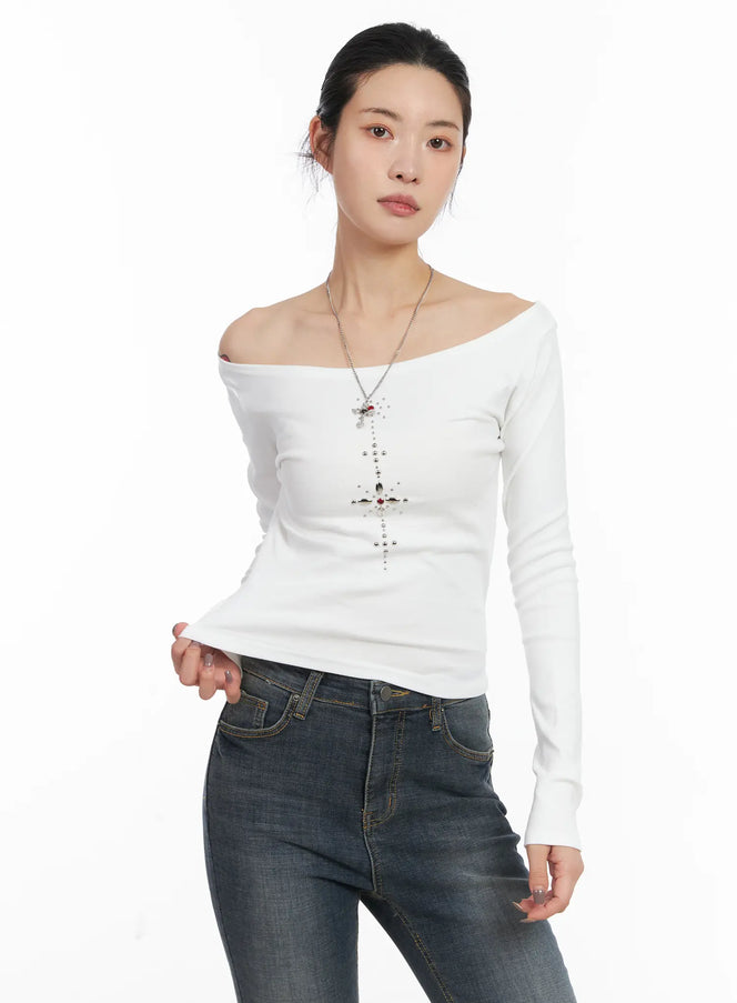 studded-boat-neck-long-sleeve-top-cd509 / White