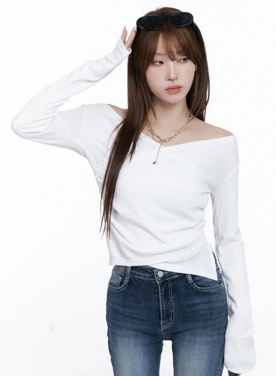 off-shoulder-v-neck-long-sleeve-top-cg529 / White