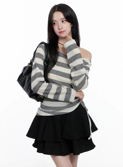 striped-ruched-wide-neck-top-cs523 / White