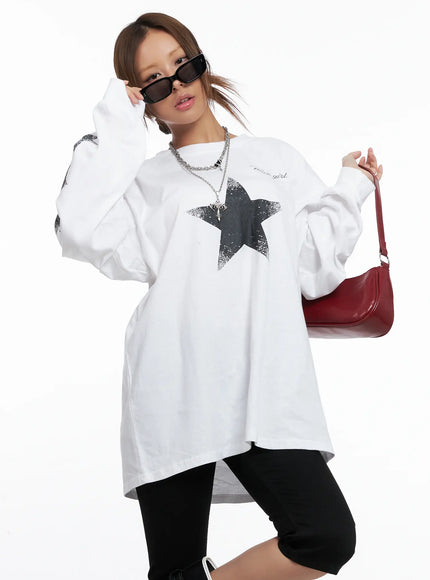 oversized-graphic-star-long-sleeve-top-cs522 / White
