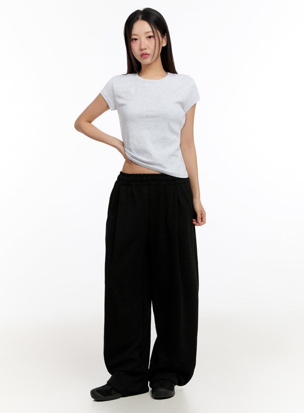 pintuck-wide-leg-sweatpants-iu509