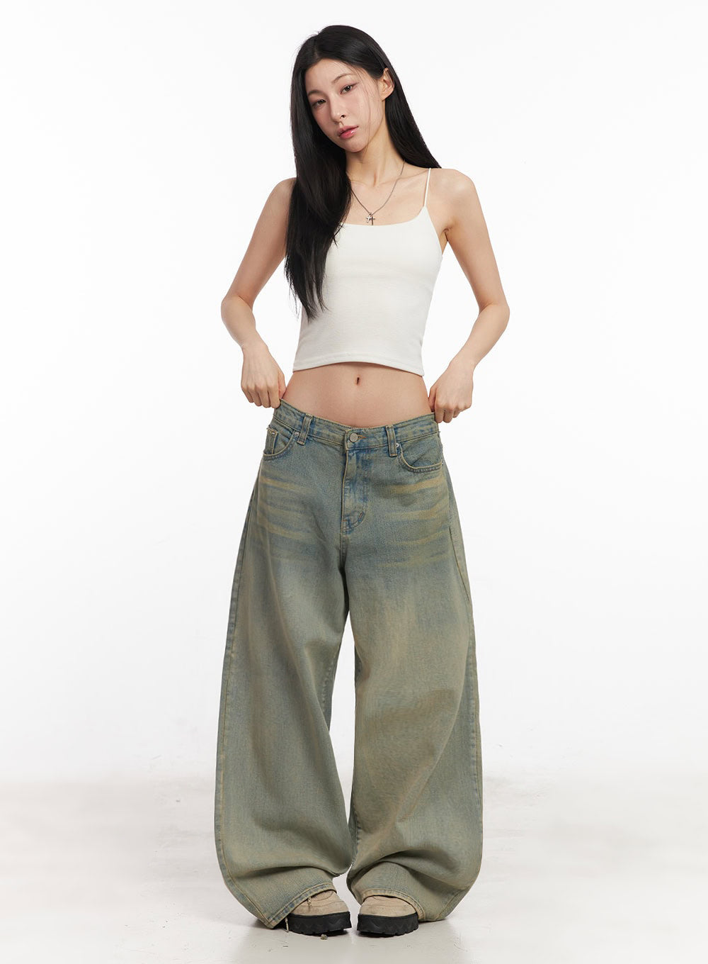 essential-stretchy-crop-cami-top-iy529
