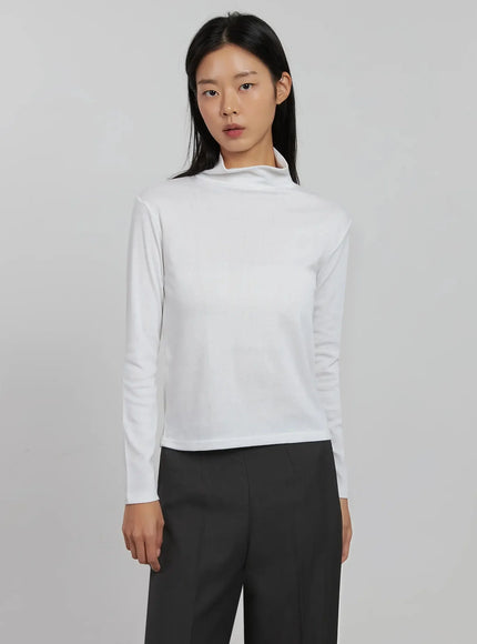 basic-turtleneck-top-ij508