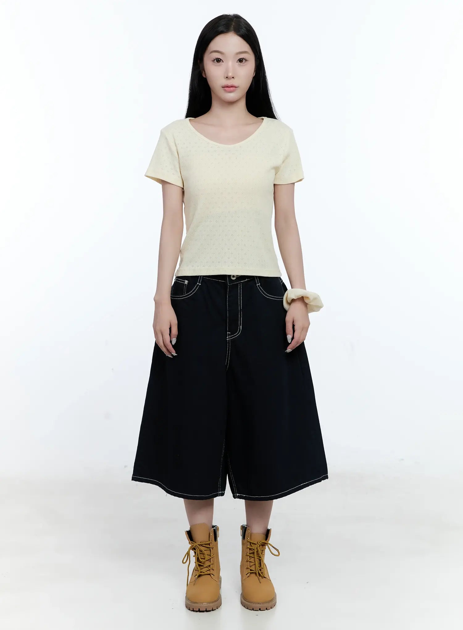 Classic Wide-Leg Bermuda Pants CG501