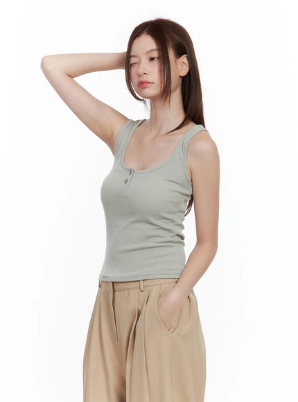 casual-button-tank