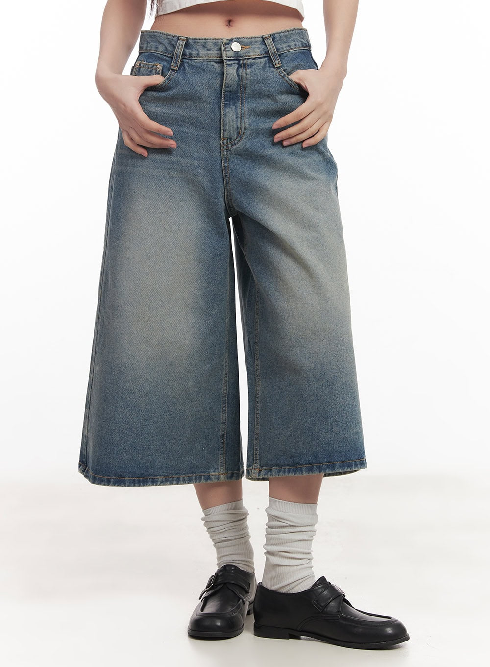washed-wide-leg-denim-jorts-cm528