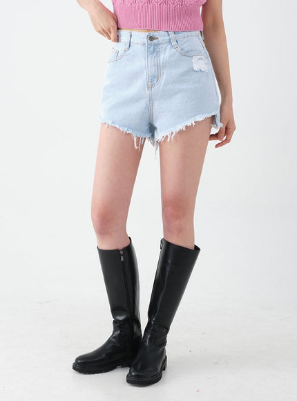 Distressed Raw Hem Denim Shorts CA27