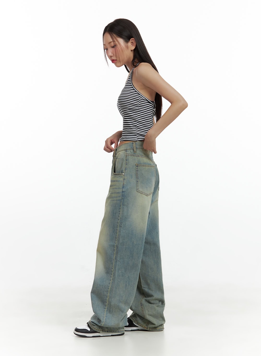 relaxed-wide-leg-jeans-cu420