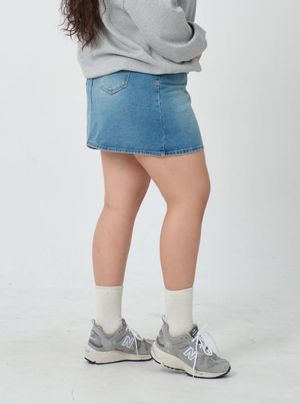 Plus Light Washed Mini Denim Skirt ID27