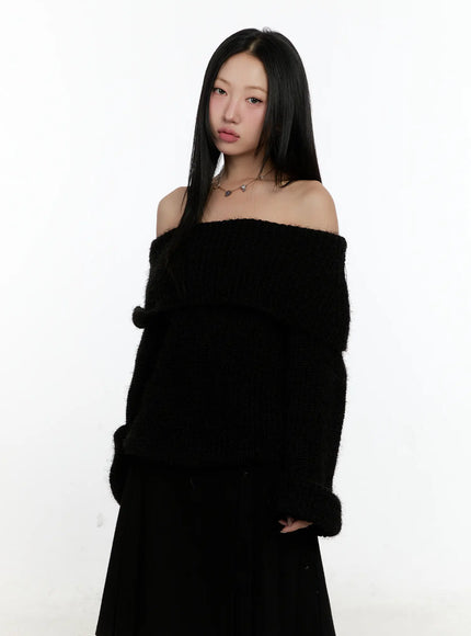 loose-fit-off-shoulder-knit-sweater-cn505