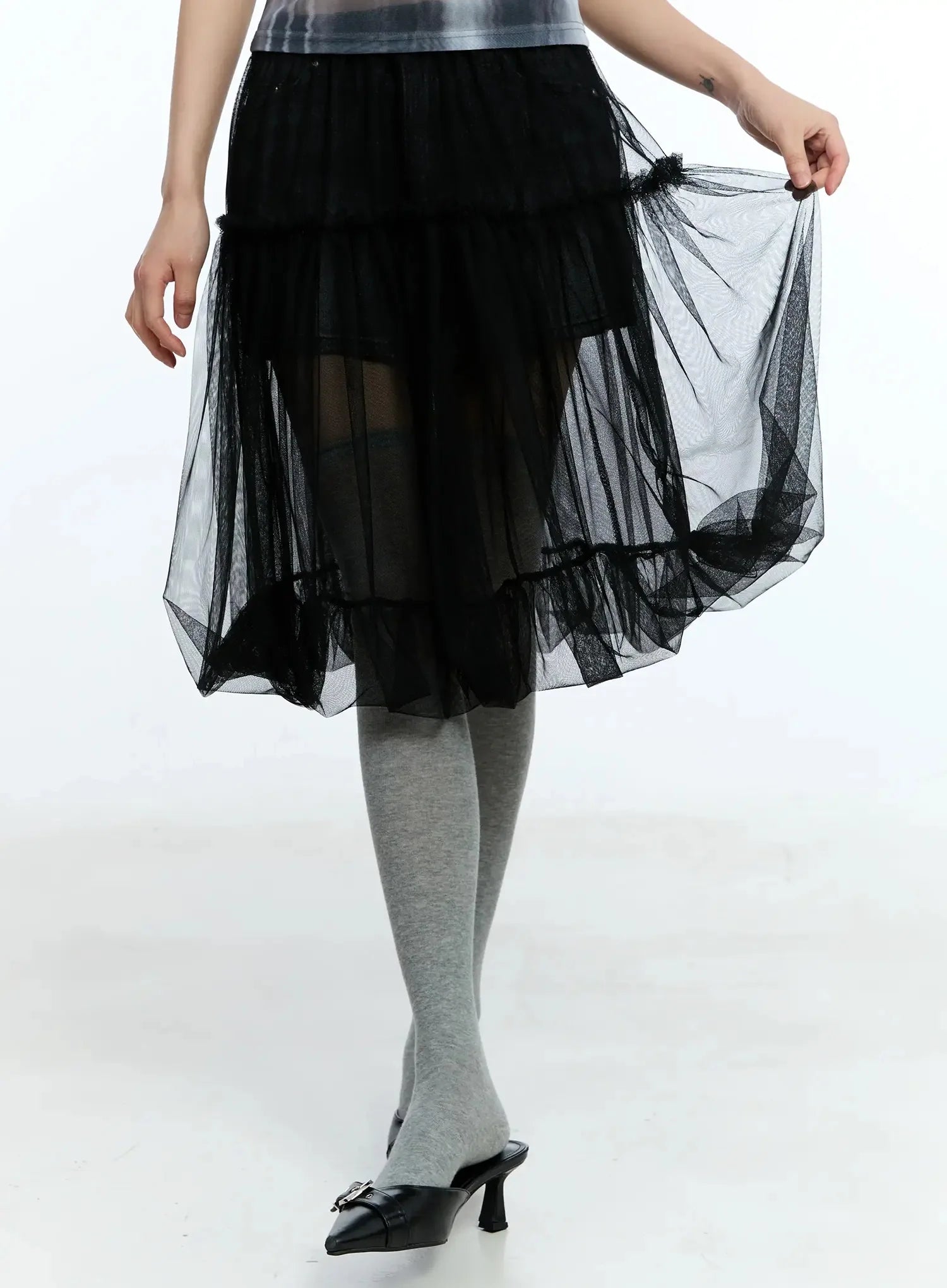 tulle-asymmetric-midi-skirt-iu525 / Black
