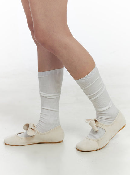 suede-ribbon-charm-flats-og409 / Light beige