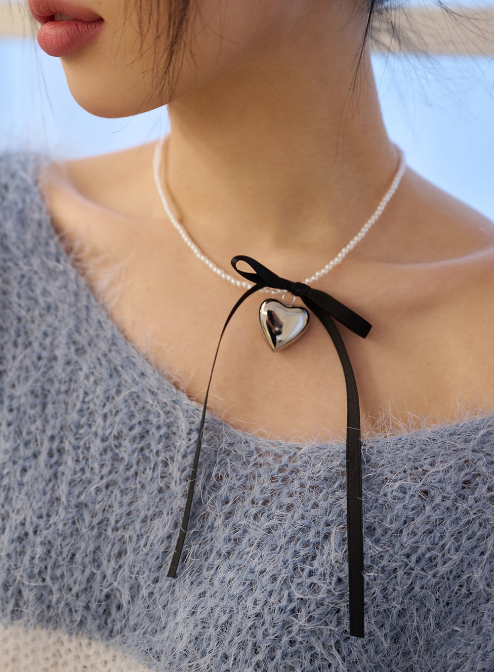 balletcore-beaded-ribbon-heart-necklace-od327 / Light gray
