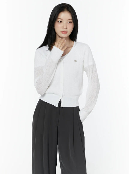 v-neck-boucle-crop-cardigan-iu503 / White