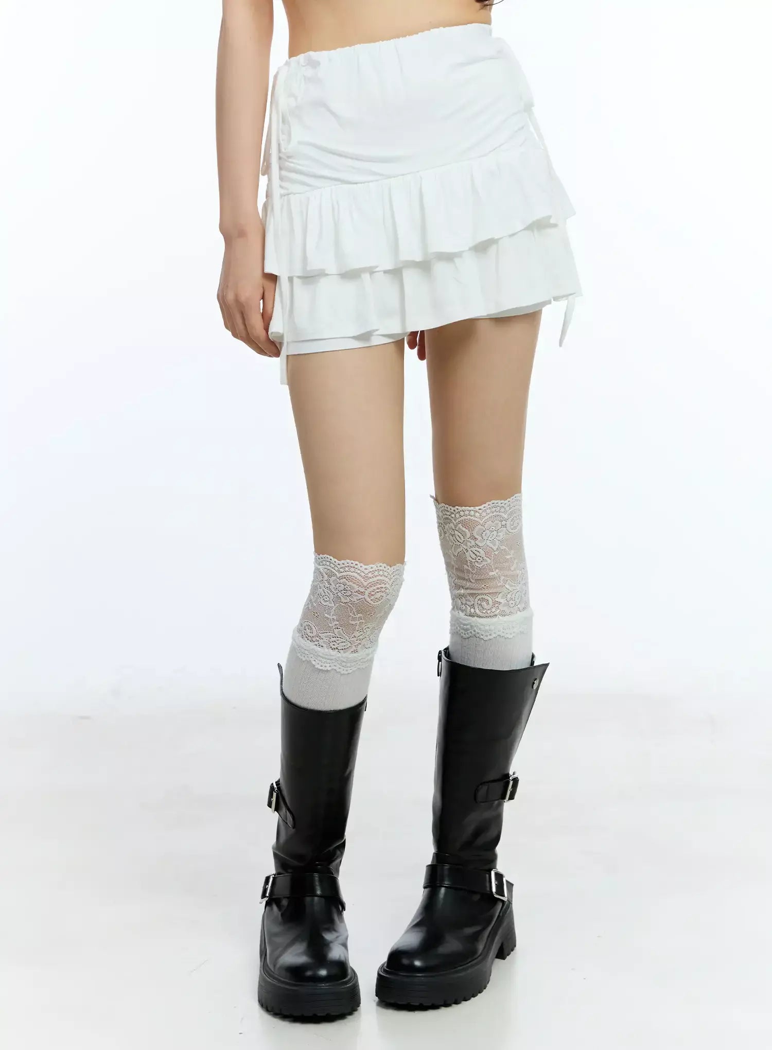 ruffle-shirred-ribbon-mini-skirt-iu524 / White