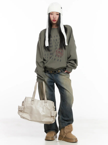 comfy-graphic-oversized-sweatshirt-cd530