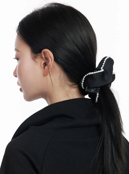 faux-pearl-trim-satin-scrunchie-cj520