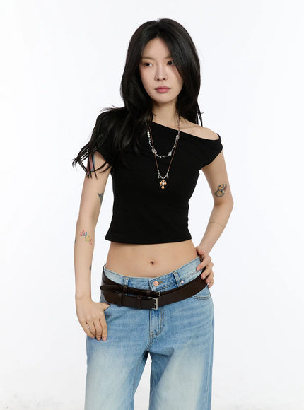 asymmetric-off-shoulder-tee-ca508 / Black