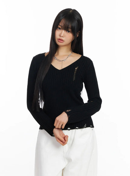 distressed-v-neck-knit-sweater-cf504 / Black