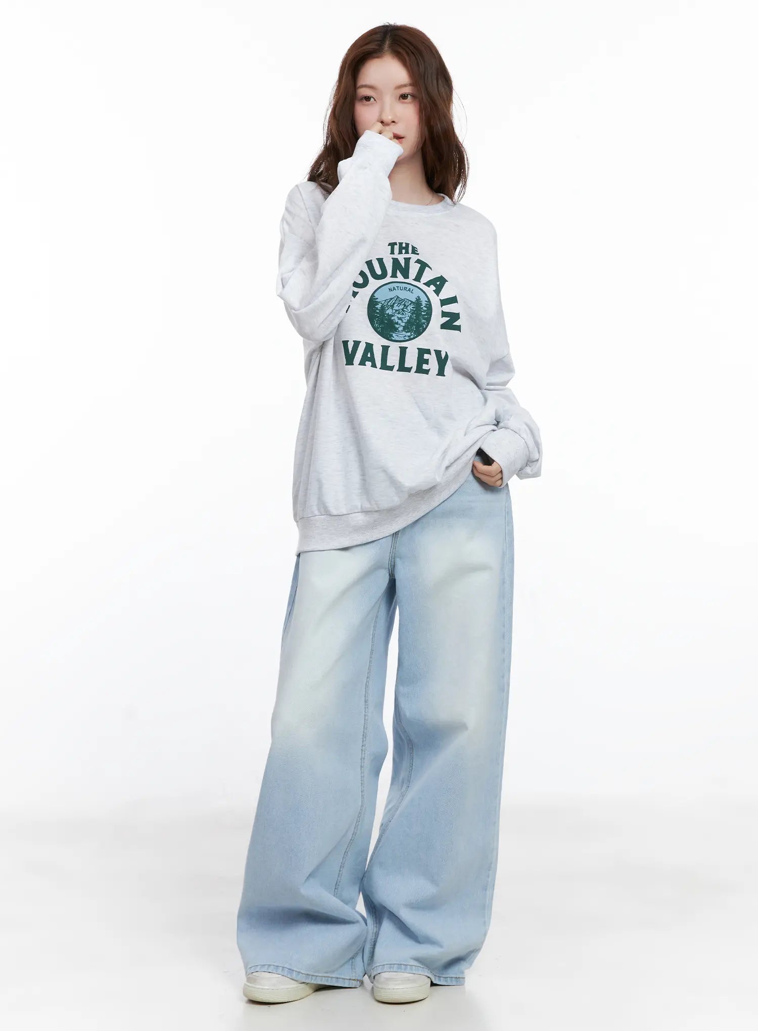 dana-wide-leg-light-wash-jeans-cg521