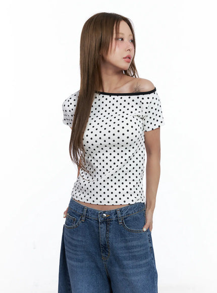 polka-dot-off-shoulder-top-cl510