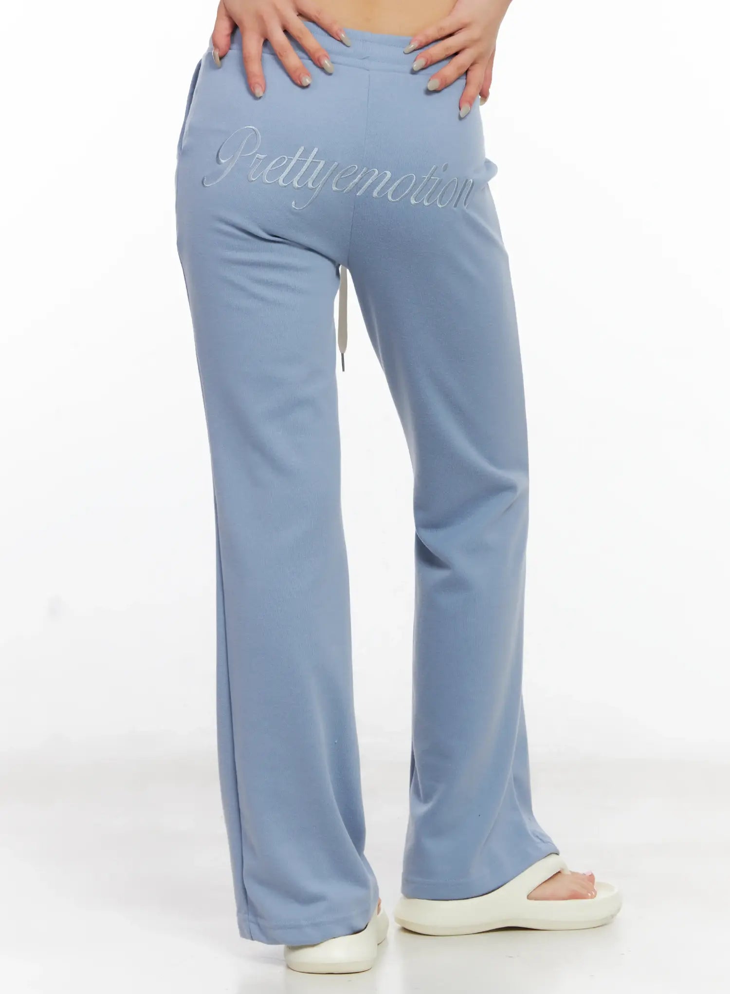 embroidered-flare-track-pants-cl525 / Light blue