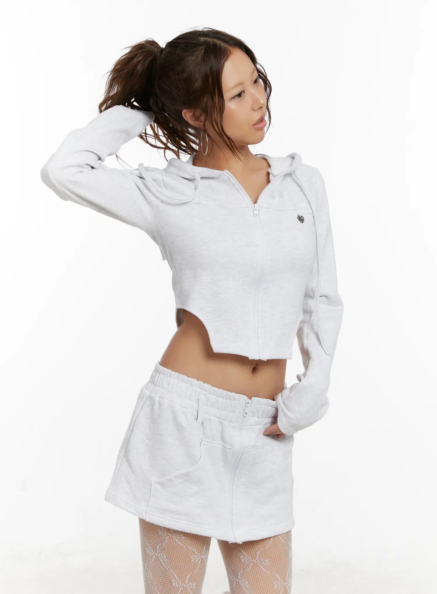 cut-out-cropped-zip-up-hoodie-cd515 / Light gray