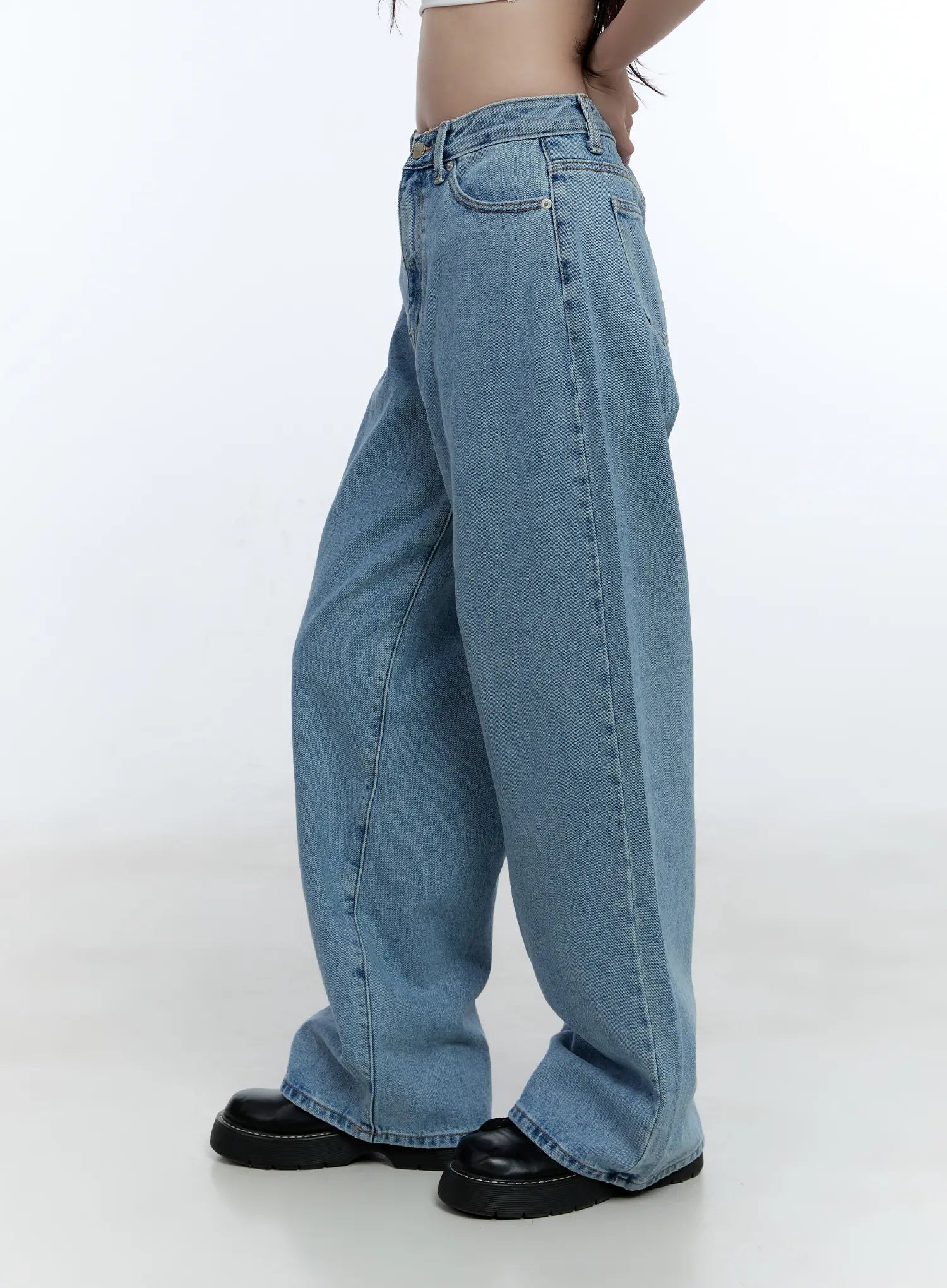 marina-semi-wide-denim-jeans-cg514